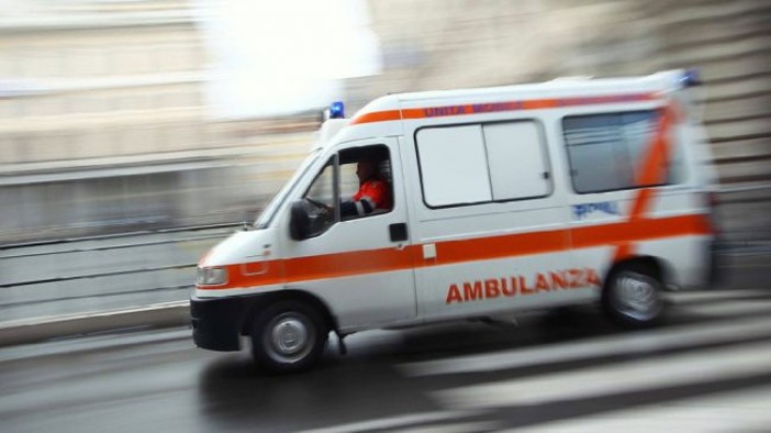 Langosco, incidente sul ponte della Sesia, due persone in ospedale