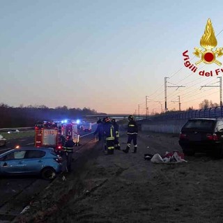 Incidente sulla A4: una persona incastrata tra le lamiere