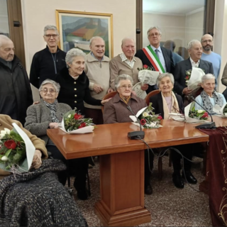 Cigliano, festa per i 21 che hanno raggiunto il traguardo dei 90 anni