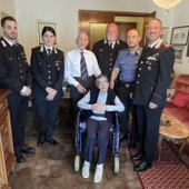 Varallo Sesia: i carabinieri festeggiano i 102 anni del maresciallo maggiore Antonio Ledda
