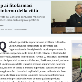 La pagina de La Stampa che, nel 20165, annunciava la mozione per l'interruzione dei pesticidi in territorio comunale