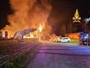 Incendio alla Cascina Villa Caccia, una persona lievemente intossicata