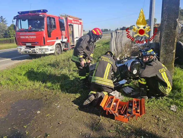 Scontro tra auto e moto alle porte del vercellese