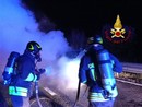 Auto in fiamme tra Santhià e Carisio