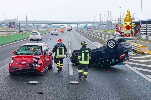 Incidente tra Balocco e Greggio: si ribalta una delle auto