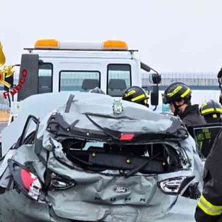 Schianto in autostrada: una donna elitrasportata in ospedale