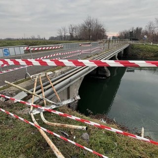 Incidente sulla sp37: abbattuta la protezione sul canale Cavour