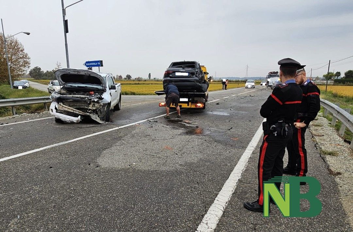 Scontro tra 3 mezzi tra Villanova e Carisio, grave una persona