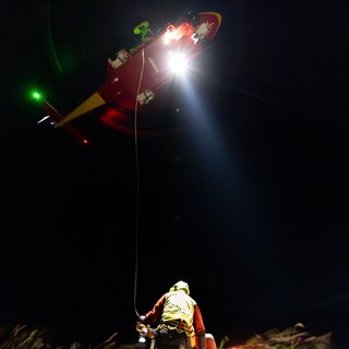 Gravemente ferito dopo la caduta in un canalone: complessa operazione di soccorso sulle montagne di Carcoforo