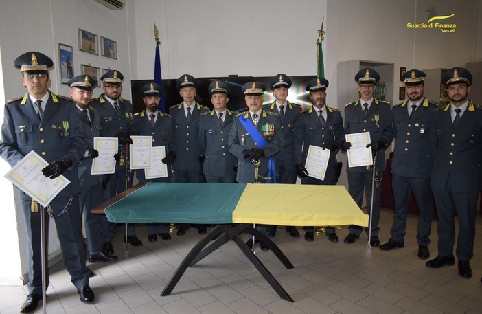 Guardia di Finanza, giuramenti e promozioni per meriti di servizio