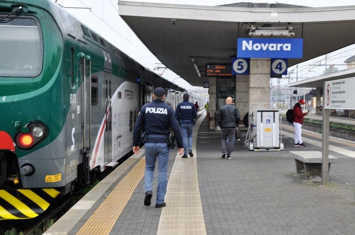 Uomo travolto da un treno alla stazione di Novara: ferito alle gambe