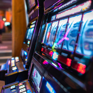 Come la cultura italiana ha influenzato le slot machine popolari