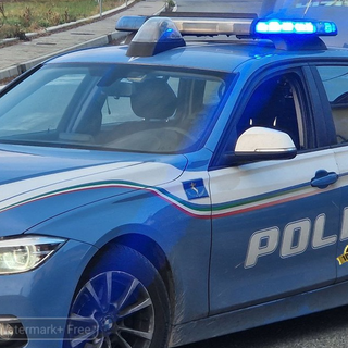 Polizia, controlli alla movida di Viverone: oltre 10 sanzioni, un 30enne rischia una denuncia