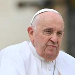 Papa Francesco: &quot;Non andate dalla strega a farvi leggere la mano&quot;