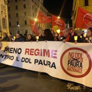 Ddl sicurezza, da Bologna a Roma fiaccolate &quot;contro il decreto paura&quot;