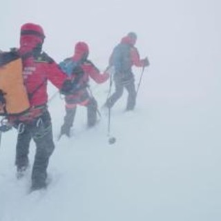 Alpinisti dispersi, soccorritori ancora bloccati a Campo Imperatore