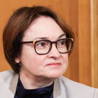 L'equilibrio precario dell'economia russa dipende dalla sorte di Elvira Nabiullina